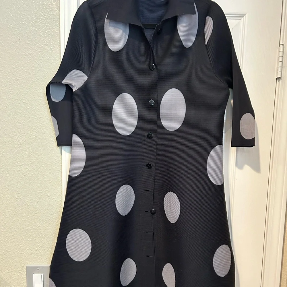 Dress - Picture 1 of 3